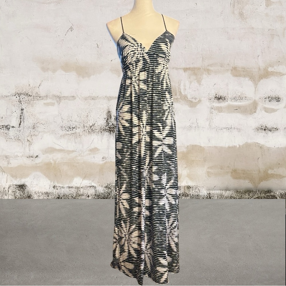 Love...ady Blue and White Patterned Maxi Dress Size Medium